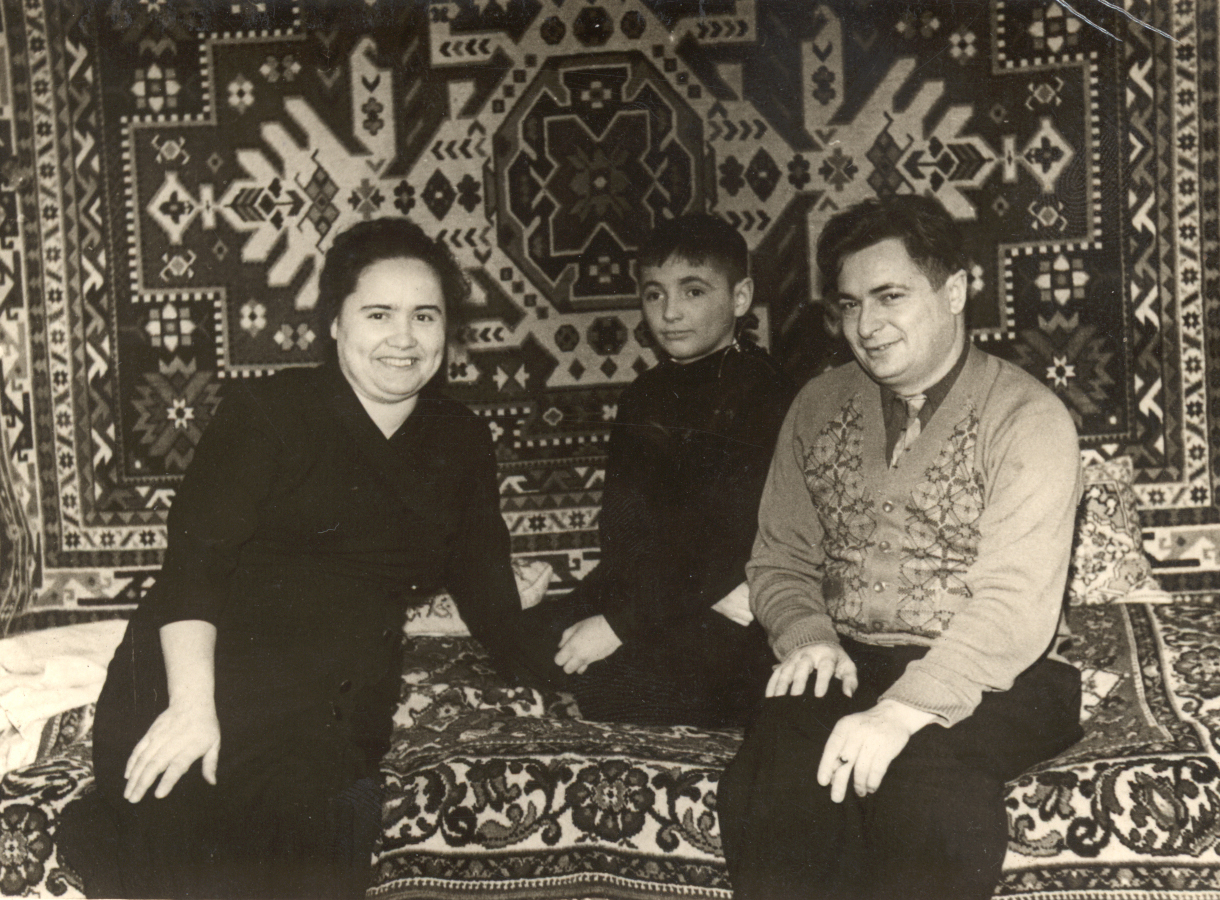 С семьей. Магадан, январь 1961 г. С семьей. Магадан, январь 1961 г.