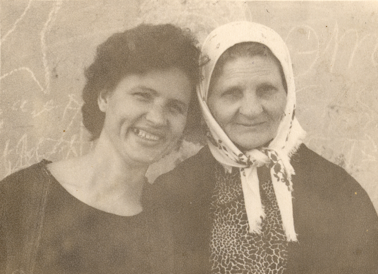 1968 г., с мамой, Строевой Варварой Митрофановной (1901–1987 гг).