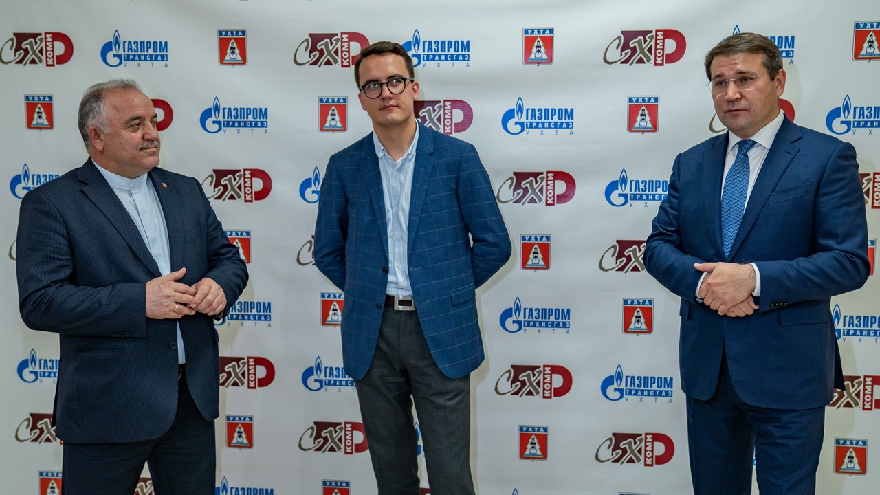 Глава МОГО «Ухта» — руководитель администрации МОГО «Ухта» Магомед Нурмагомедович Османов, министр культуры Республики Коми Сергей Витальевич Емельянов и генеральный директор ООО «Газпром трансгаз Ухта» Александр Викторович Гайворонский