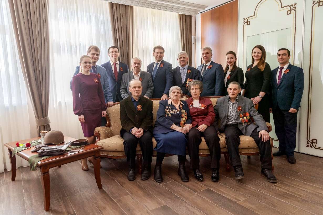 Встреча руководства, ветеранов и представителей Совета молодых специалистов компании