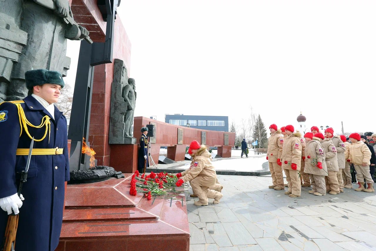 Возложение цветов