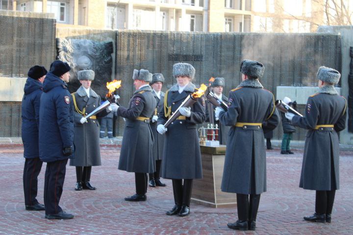 Церемония зажжения Вечного огня в Барнауле