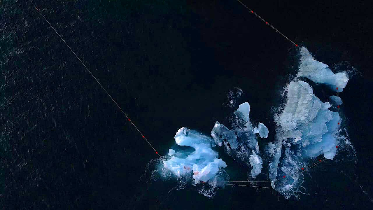 Из-за разницы плотности льда и морской воды, около 80% айсберга скрыто под водой