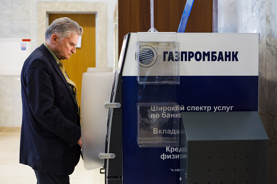 А тем временем подошло обеденное время, ...