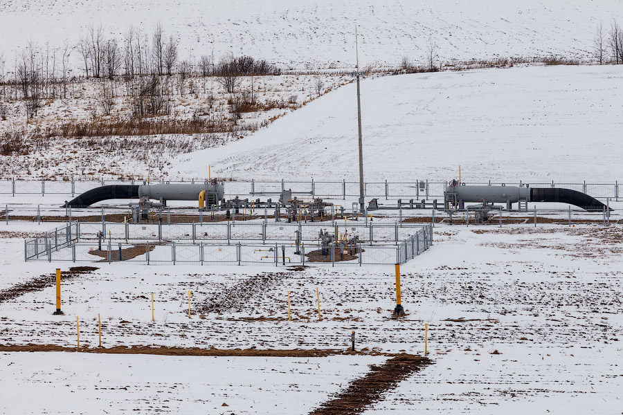 Входные патрубки для очистки газовой трубы специальным поршнем Входные патрубки для очистки газовой трубы специальным поршнем