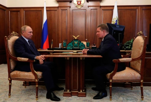 Президент Российской Федерации Владимир Путин и Алексей Миллер во время рабочей встречи. Фото kremlin.ru