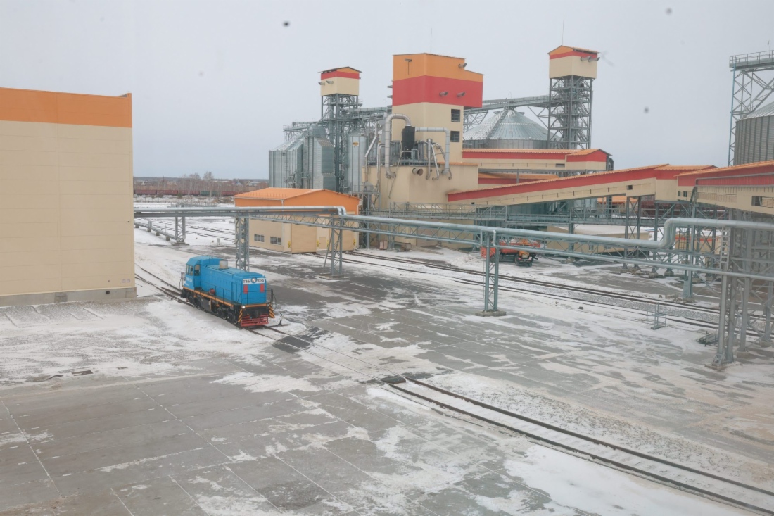 В Увельском районе запустили комплекс по переработке зерна