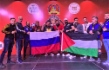 Александр Зайцев (пятый слева) — обладатель Кубка мира по пауэрлифтингу, Египет