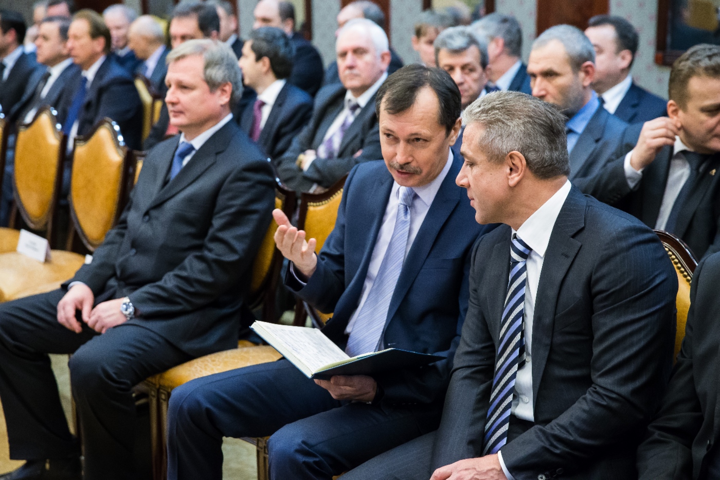 Лауреаты премии (справа налево) — заместитель генерального директора по эксплуатации компрессорных станций ООО «Газпром трансгаз Югорск» Алексей Прокопец и заместитель начальника Департамента  по транспортировке, подземному хранению и использованию газа ОАО «Газпром» Александр Шайхутдинов