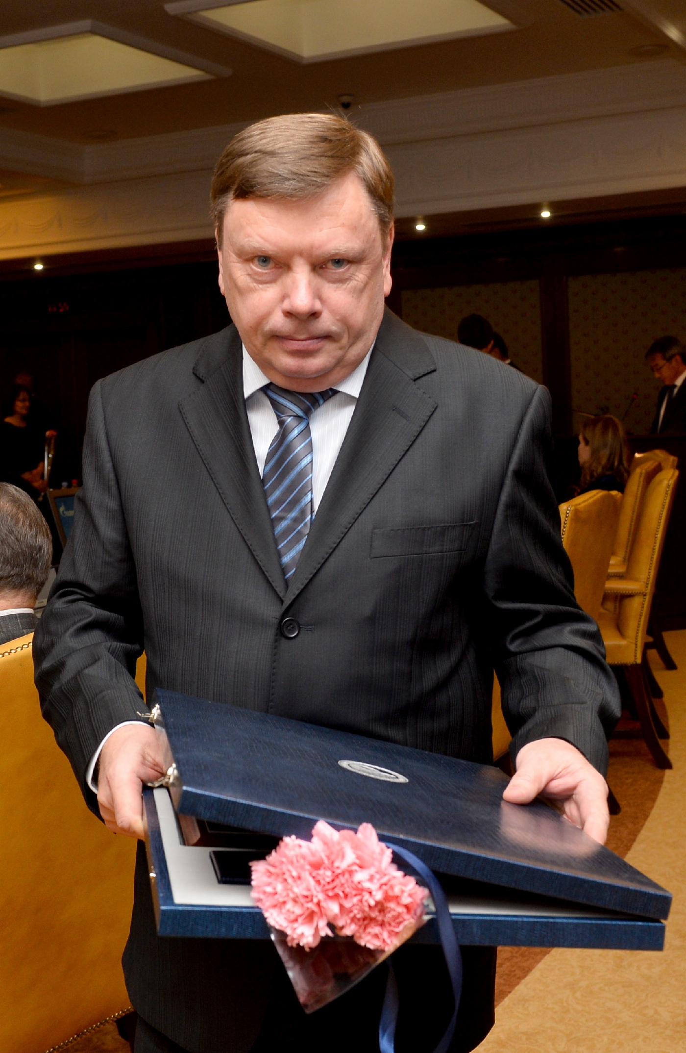 Лауреат премии Евгений Листов
