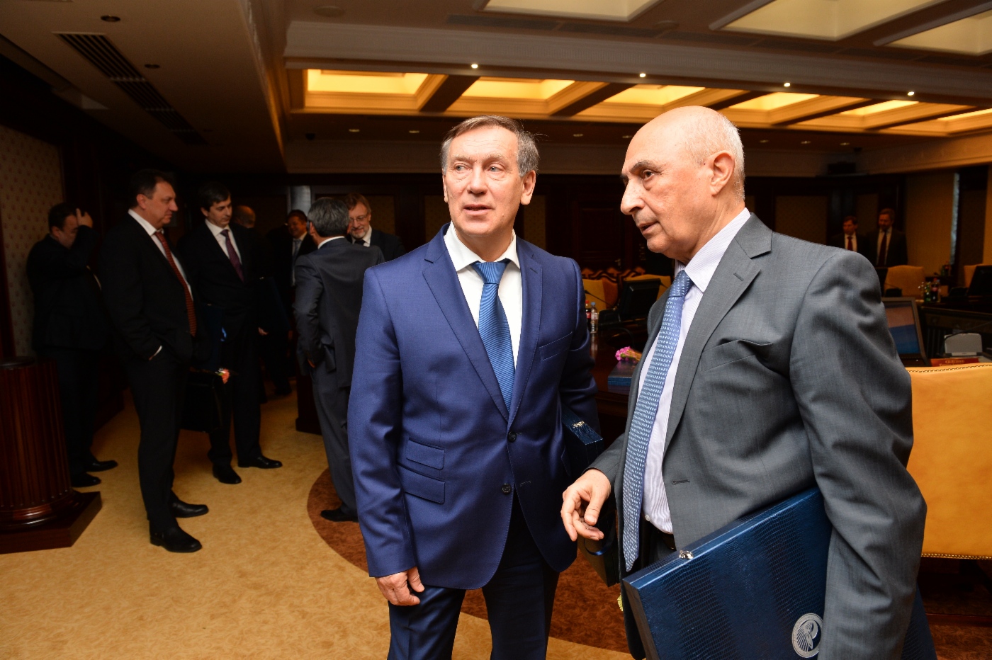 Лауреаты премии — Александр Ишков и Вараздат Казарян