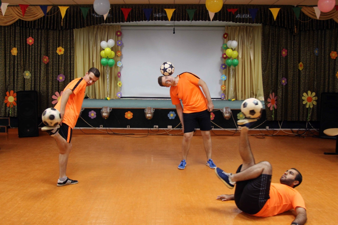 Команда футбольного фристайла Footskill