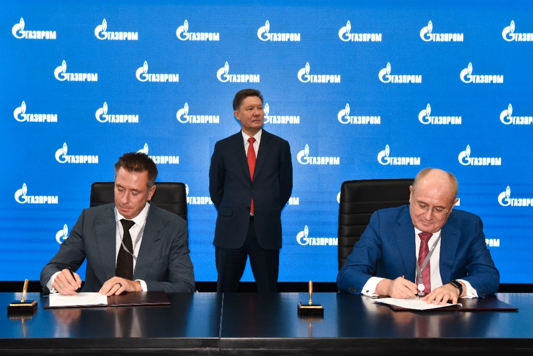 Заместитель Председателя Правления ПАО «Газпром» Виталий Маркелов (от имени ООО «Газпром переработка Благовещенск») и Председатель Правления ПАО «СИБУР Холдинг» Дмитрий Конов (от имени ПАО «СИБУР Холдинг» и ООО «Амурский газохимический комплекс») заключили соглашение о сотрудничестве