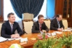 Алексей Миллер (в центре) во время рабочей встречи с Владимиром Семашко