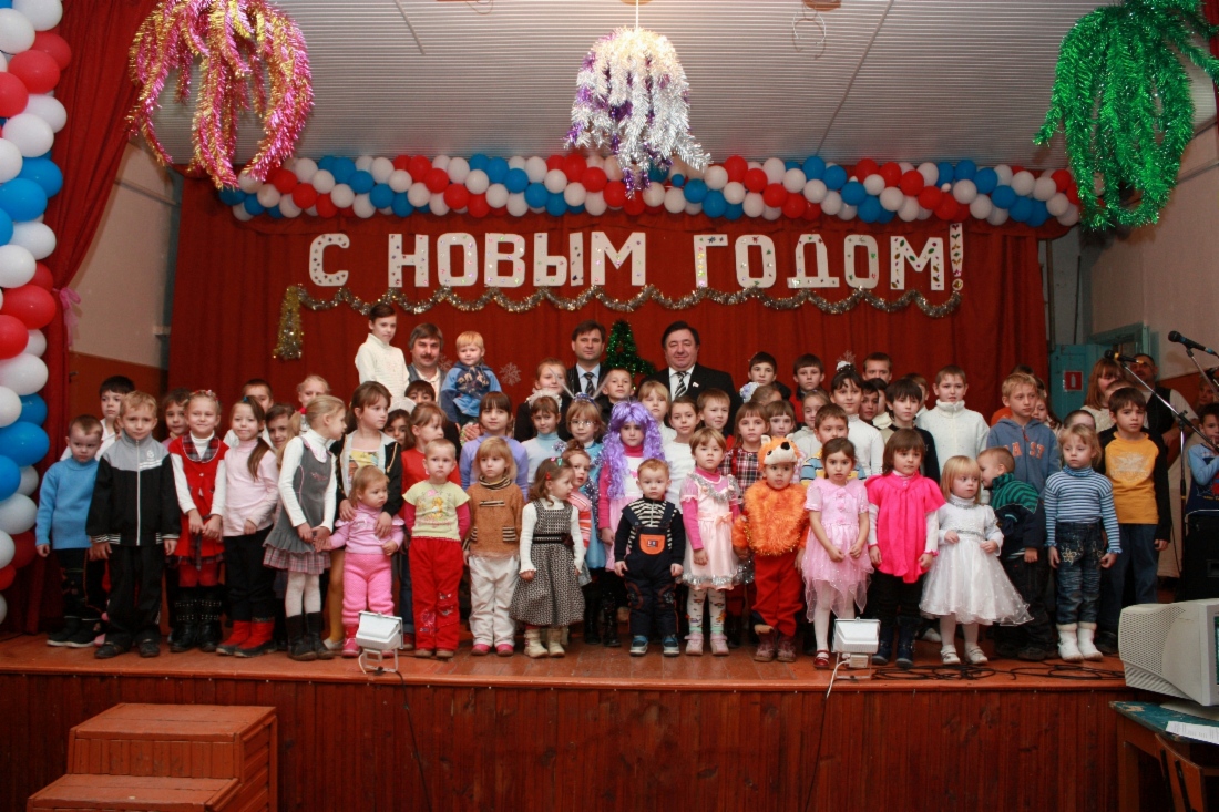 Поздравление детей из малоимущих и многодетных семей села Пелагиада Ставрапольского края (ООО «Газпром ПХГ»)