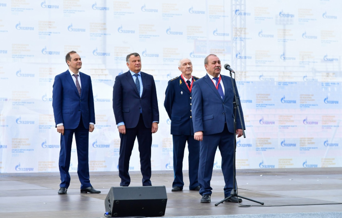 Слева — направо: Глава Республики Мордовия Артем Здунов, Заместитель начальника Департамента — начальник Управления ПАО «Газпром» Дмитрий Пономаренко, Главный инженер — заместитель генерального директора ООО «Газпром газобезопасность» Владимир Соломахин, Исполняющий обязанности генерального директора ООО «Газпром трансгаз Нижний Новгород» Риф Садртдинов Слева — направо: Глава Республики Мордовия Артем Здунов, Заместитель начальника Департамента — начальник Управления ПАО «Газпром» Дмитрий Пономаренко, Главный инженер — заместитель генерального директора ООО «Газпром газобезопасность» Владимир Соломахин, Исполняющий обязанности генерального директора ООО «Газпром трансгаз Нижний Новгород» Риф Садртдинов