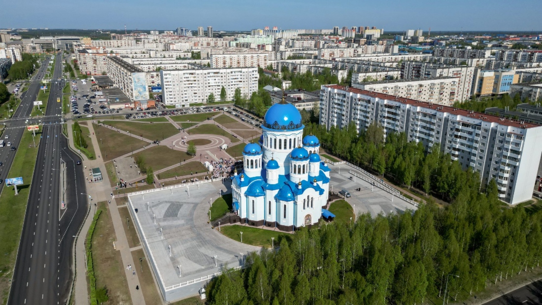 Патриарх Московский и всея Руси Кирилл вручил генеральному директору ООО «Газпром трансгаз Сургут» Олегу Ваховскому орден преподобного Серафима Саровского III степени. Фото Сергея Власова, пресс-служба Патриарха Московского и всея Руси.