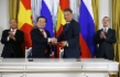 Председатель Совета директоров Вьетнамской нефтегазовой группы Petrovietnam Нгуен Куок Кхань и Алексей Миллер подписали документы в развитие сотрудничества компаний