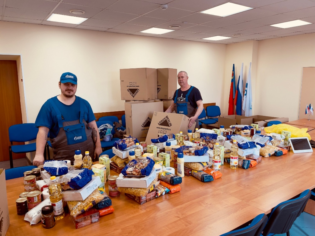Участники акции передавали предметы первой необходимости, продукты длительного срока хранения, посуду