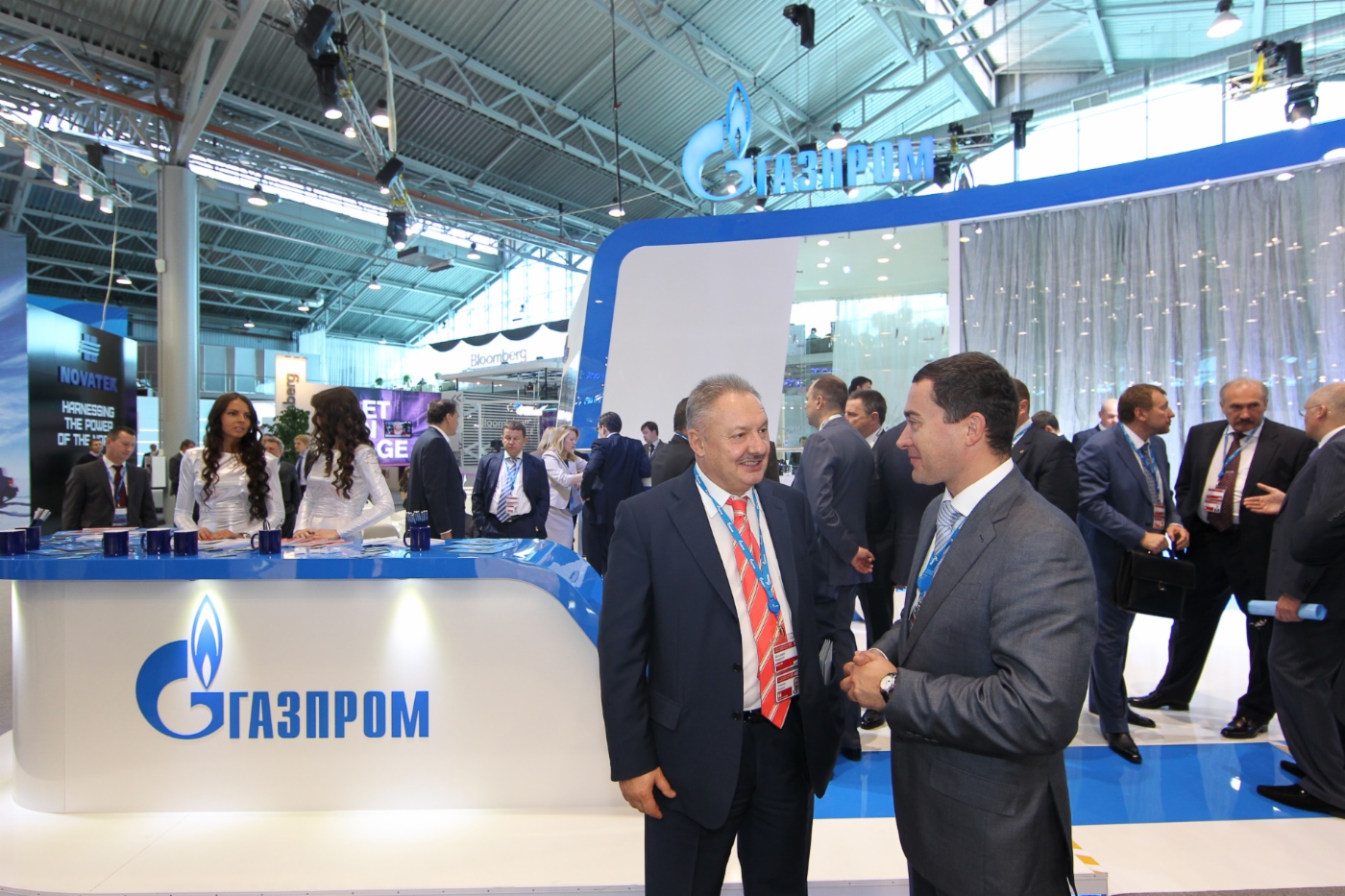 Начальник Департамента по информационной политике ОАО «Газпром» Александр Беспалов и пресс-секретарь Председателя Правления — заместитель начальника Департамента по информационной политике ОАО «Газпром» Сергей Куприянов