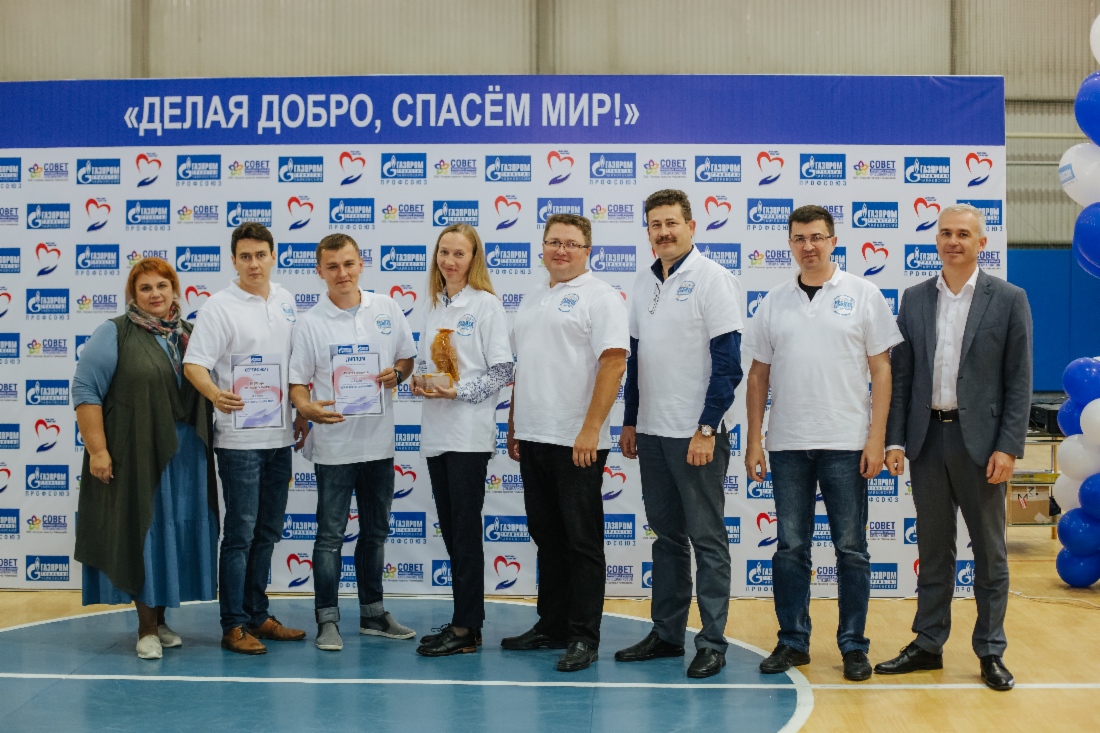 Организаторы фестиваля с серебряными призерами фестиваля