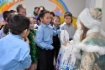Дети рады визиту новогодних персонажей