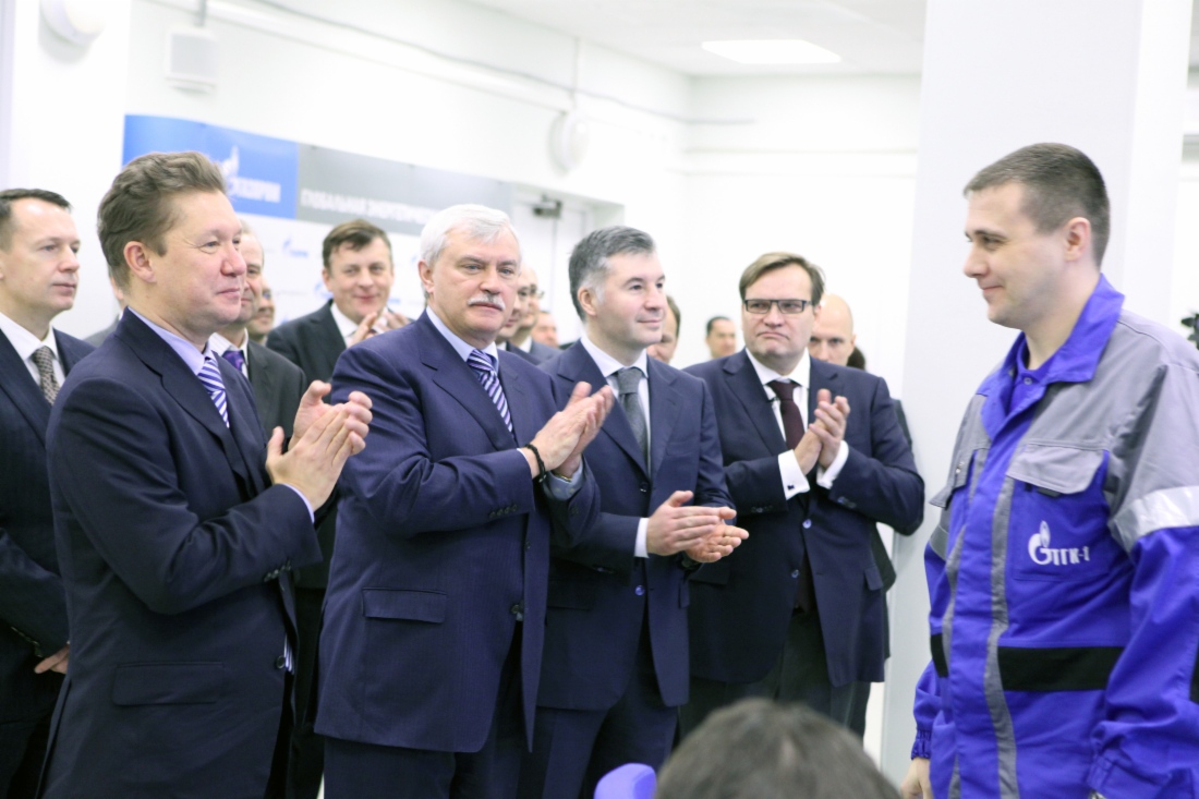 Алексей Миллер, губернатор Санкт-Петербурга Георгий Полтавченко и член Правления ОАО «Газпром» Кирилл Селезнев во время торжественных мероприятий, посвященных вводу в эксплуатацию парогазового энергоблока ПГУ-450 Правобережной ТЭЦ