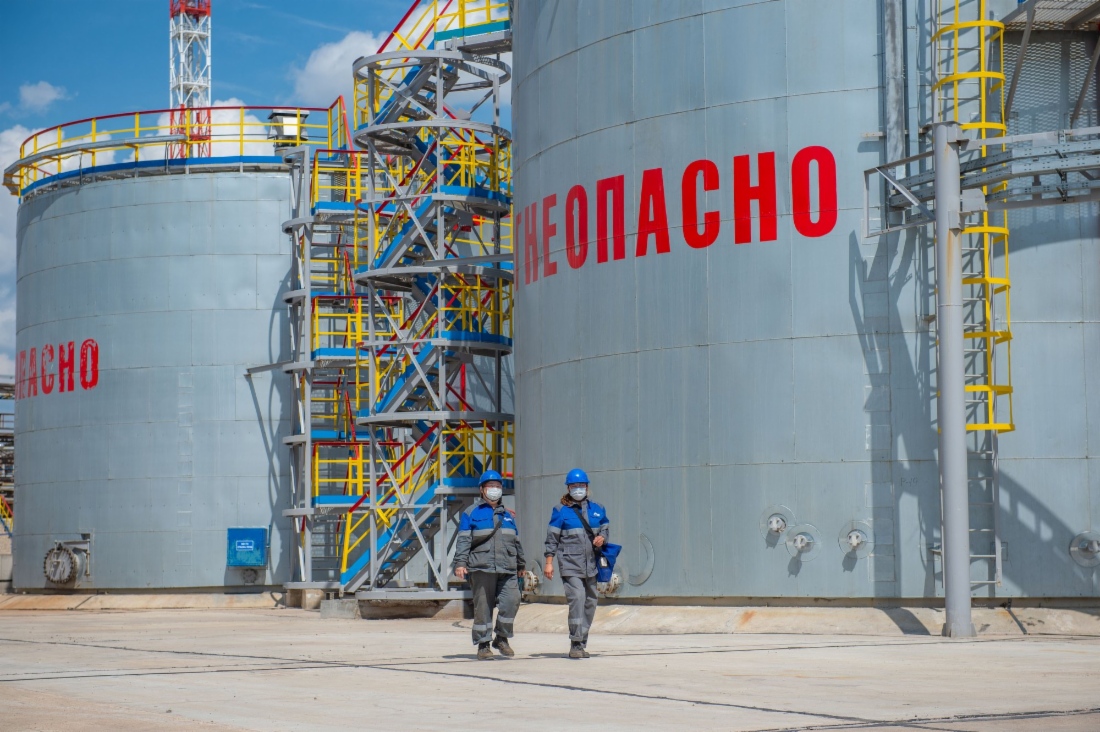 Модернизированный резервуарный парк нефтеперерабатывающего завода ООО «Газпром нефтехим Салават»