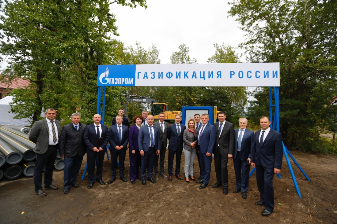 Сергей Густов (в центре), генеральный директор «Газпром межрегионгаз»