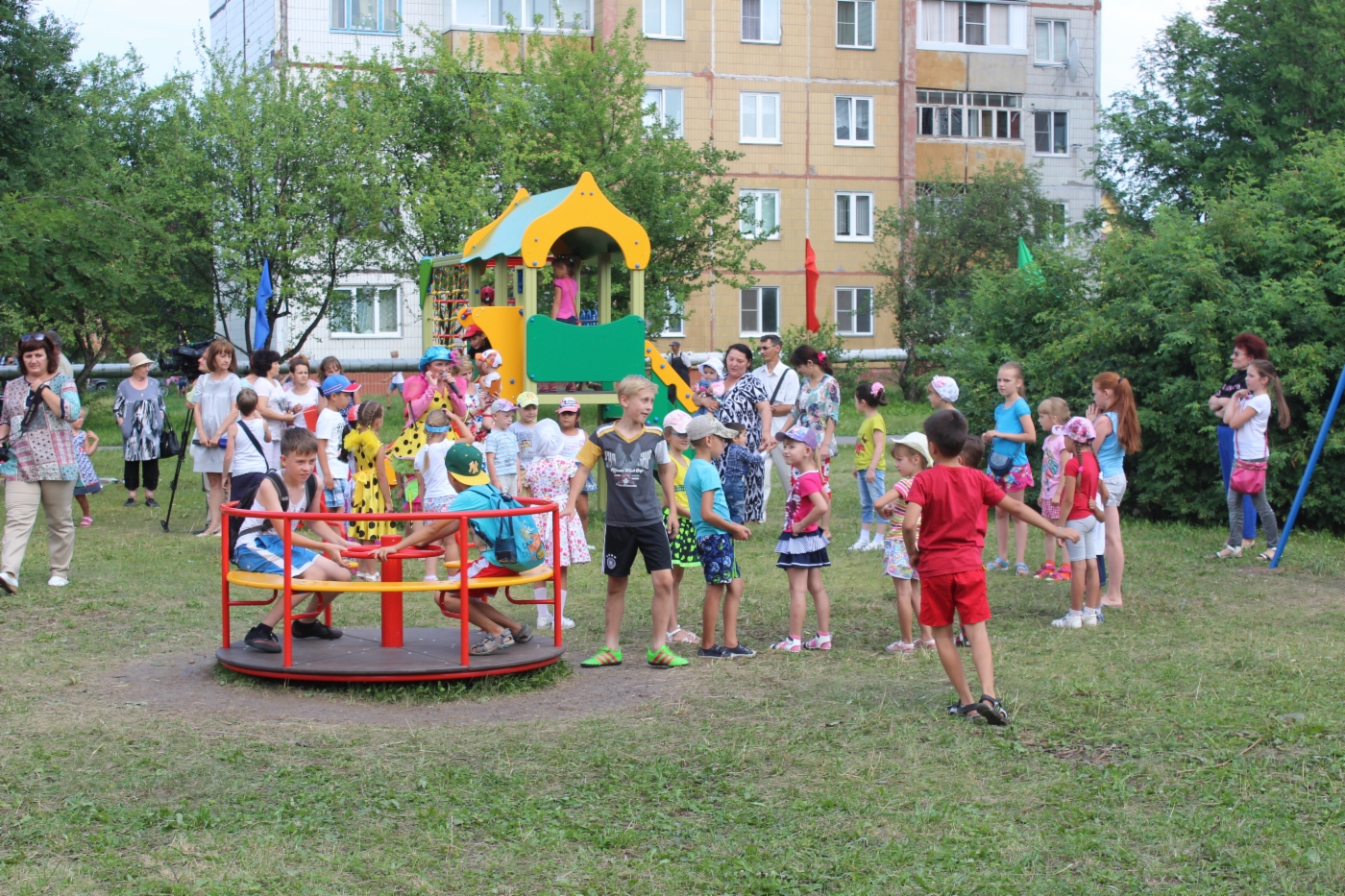 Новая детская площадка