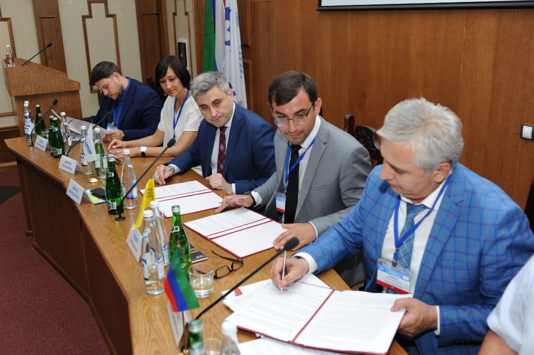 Подписание соглашения о сотрудничестве в области создания и развития геологического парка ЮНЕСКО на территории Республики Дагестан между Министерством природных ресурсов и экологии Республики Дагестан, «Газпром трансгаз Махачкала», Автономной некоммерческой организацией «Центр природы Кавказа» и Государственным природным заповедником «Дагестанский» Подписание соглашения о сотрудничестве в области создания и развития геологического парка ЮНЕСКО на территории Республики Дагестан между Министерством природных ресурсов и экологии Республики Дагестан, «Газпром трансгаз Махачкала», Автономной некоммерческой организацией «Центр природы Кавказа» и Государственным природным заповедником «Дагестанский»
