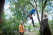Всех желающих научили проходить полосу препятствий веревочного городка