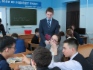 Ученики «Газпром-класса» и специалист ООО «Газпром добыча шельф Южно-Сахалинск»