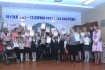 Уставшие, но довольные участники ярмарки с заслуженными дипломами