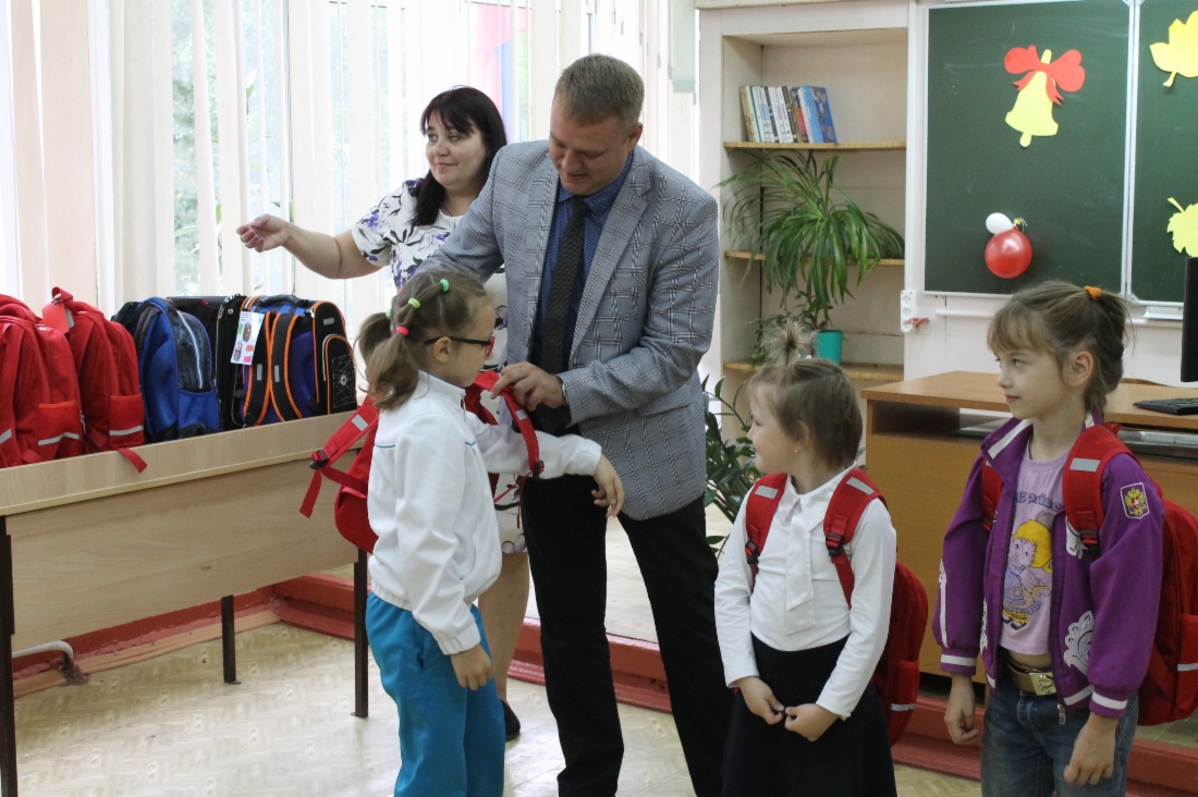 Яркие ранцы для кемеровских школьников