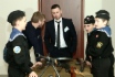 Гидами на выставке военного оружия и поискового снаряжения стали юные любители истории