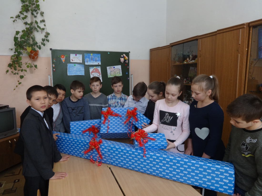 Дом детства и юношества получил в подарок от предприятия новое мультимедийное оборудование