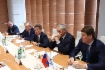 Во Владивостоке в рамках IV Восточного экономического форума состоялась рабочая встреча Алексея Миллера (в центре) с Председателем Cовета директоров Mitsui & Co., Ltd. Масами Иидзимой