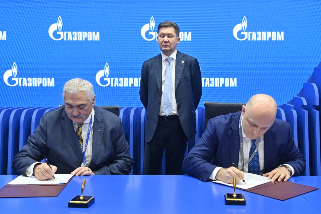 Ректор РГУ нефти и газа (НИУ) имени И.М. Губкина Виктор Мартынов и Олег Аксютин 