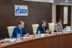 Заместитель генерального директора по общим вопросам ООО «Газпром трансгаз Ухта» Владимир Блохин, генеральный директор ООО «Газпром трансгаз Ухта» Александр Гайворонский, заместитель Председателя Правительства Республики Коми Ирина Бахтина во время совещания