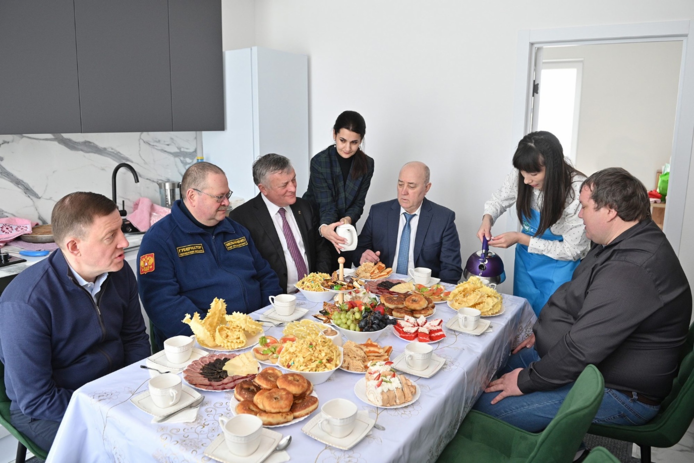 В доме потребителей