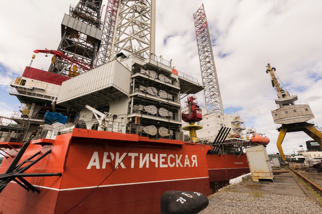 Самоподъемная плавучая буровая установка  «Арктическая»