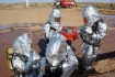 Оперативная группа спасателей Астраханской военизированной части ООО «Газпром газобезопасность» ведет работы по наведению специального оборудования и герметизации устья скважины