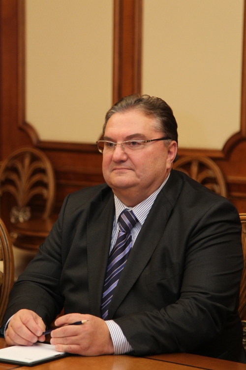 Председатель Межрегиональной профсоюзной организации ОАО «Газпром» Владимир Ковальчук во время встречи с Алексеем Миллером