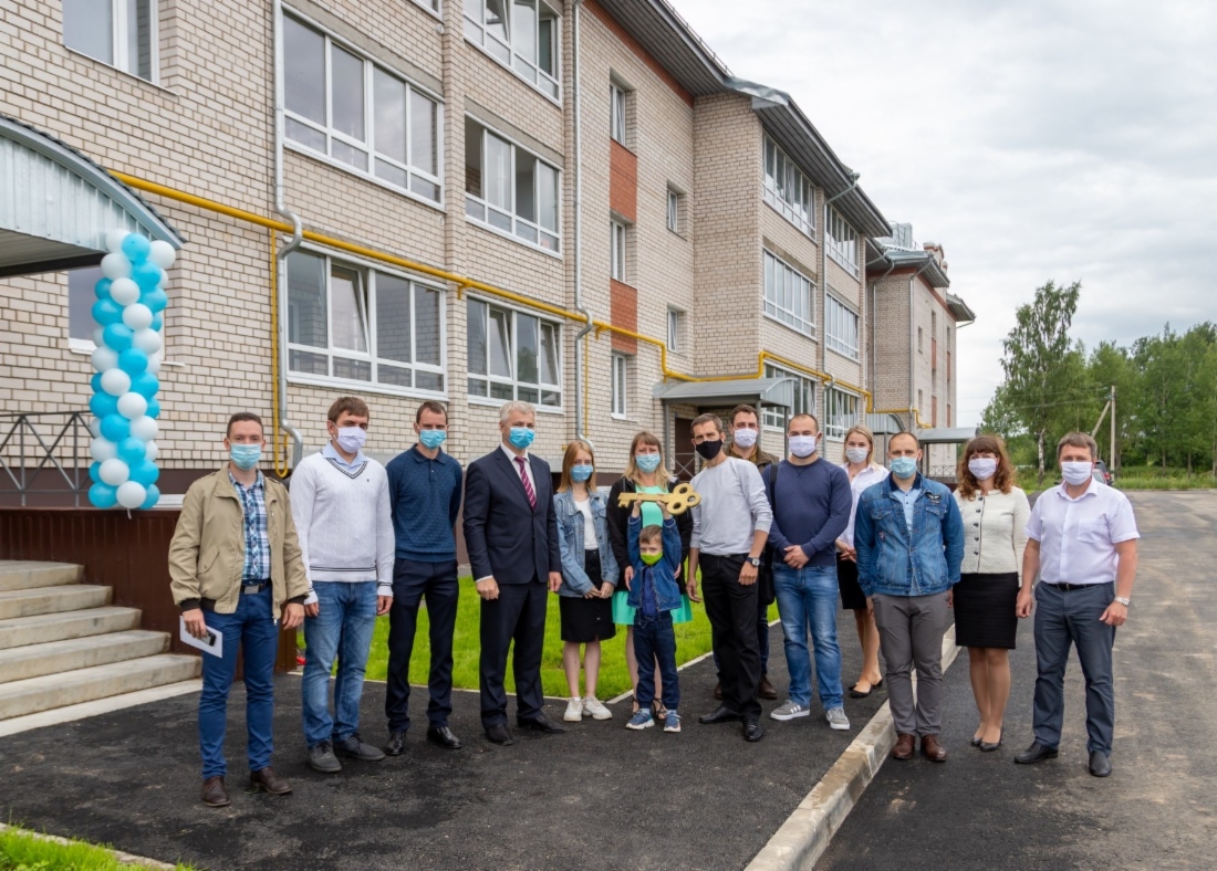 Квартиры получили сотрудники Мышкинского ЛПУМГ, привлеченные из других регионов, многодетные семьи, молодые специалисты, высококвалифицированные работники филиала