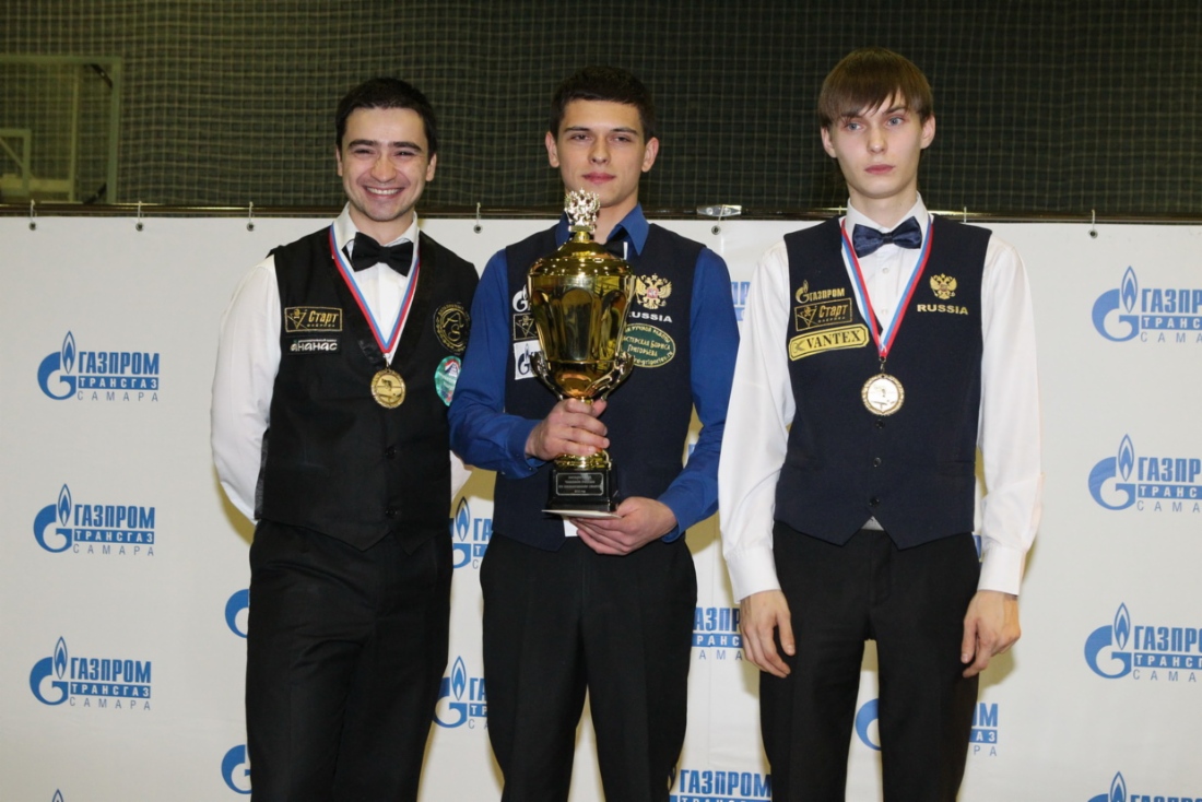 Участники турнира на звание абсолютного чемпиона России по бильярдному спорту 2012 года, прошедшего при поддержке ООО «Газпром трансгаз Самара»