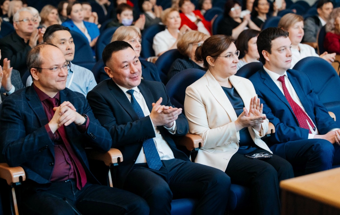 Заместитель начальника Корпоративного института ООО «Газпром трансгаз Томск» Денис Дю на церемонии закрытия