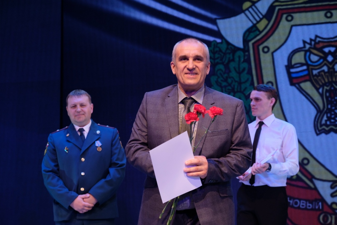 Козырев Сергей Дмитриевич, машинист бульдозера автоколонны № 6 УТТиСТ ООО «Газпром добыча Уренгой»