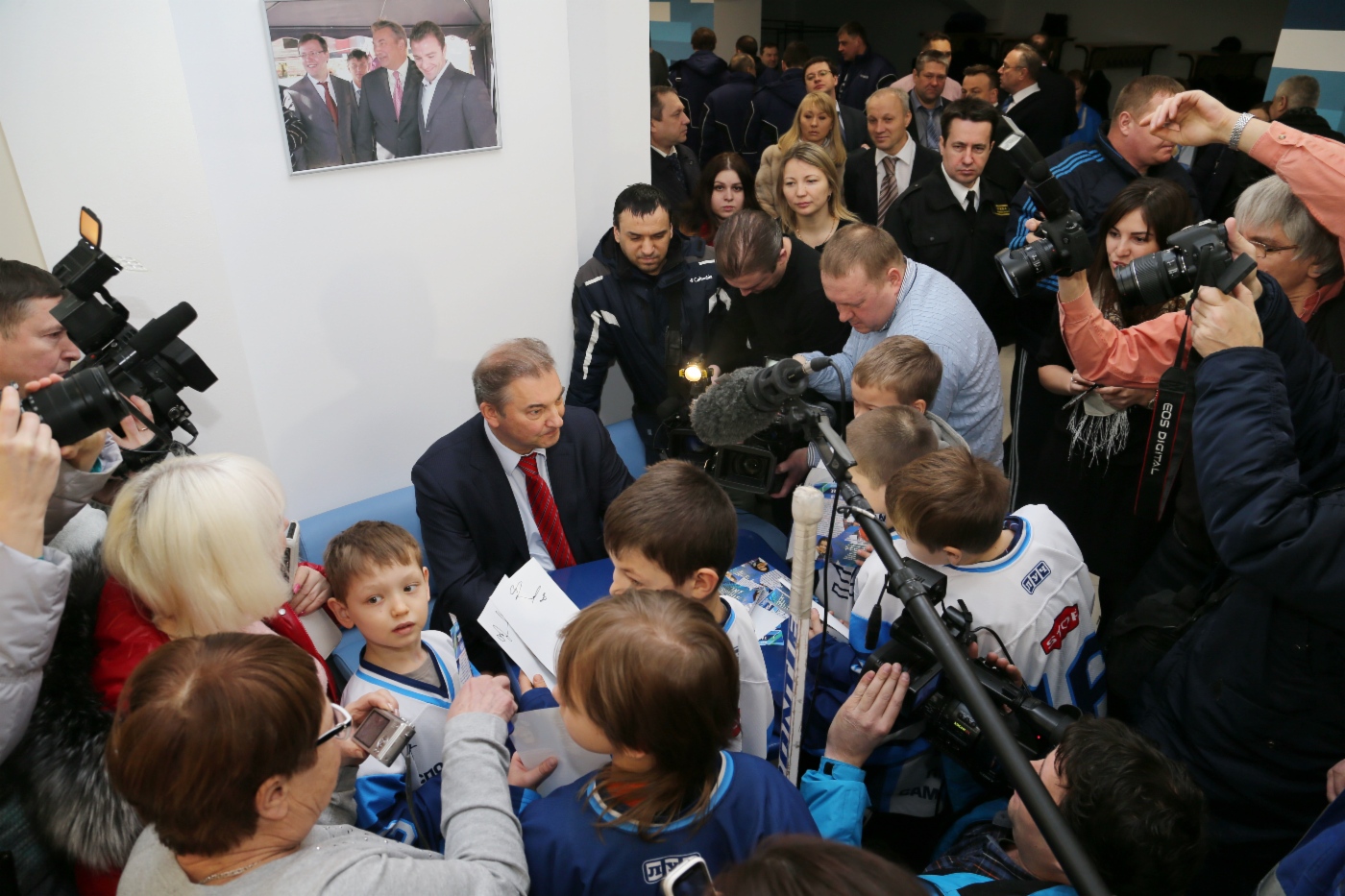 И со взрослыми поклонниками
