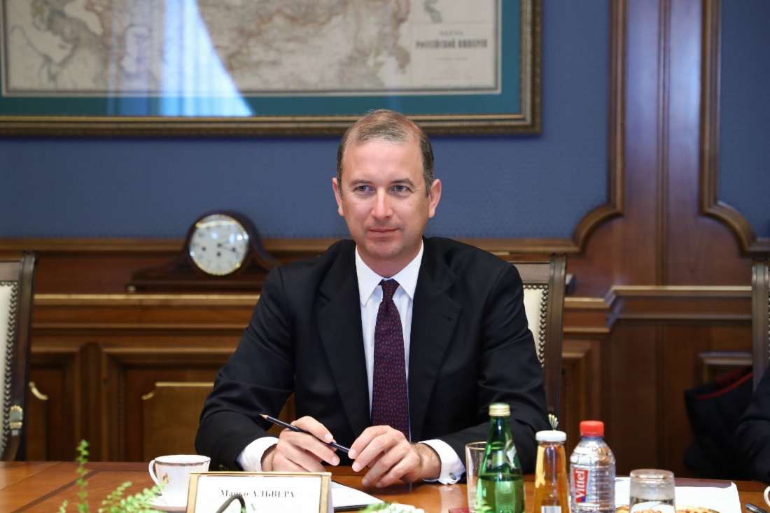 Главный исполнительный директор Snam S.p.A. Марко Альвера во время рабочей встречи с Алексеем Миллером